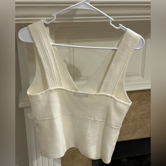 Three medium tops — 2 cropped (Zara & Banana Republic) & 1 bodysuit (Dillards) - Picture 14 of 15